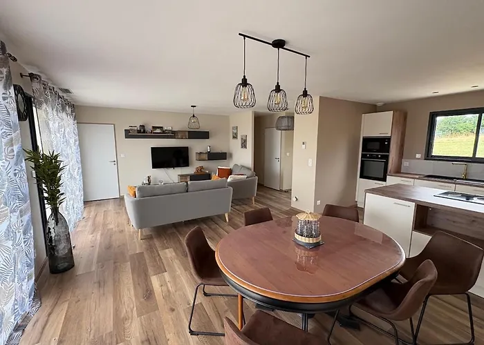 En Périgord * Hautefort