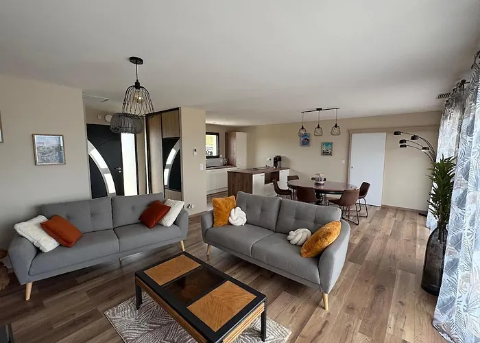 En Périgord * Hautefort